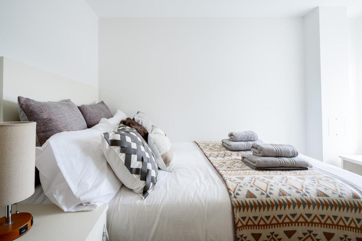 Villa Elegant 4-story Townhouse Near Victoria Station *