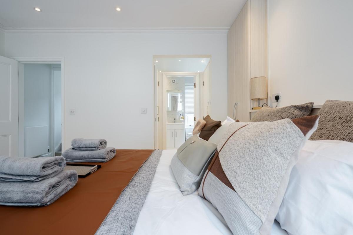 Villa Elegant 4-story Townhouse Near Victoria Station