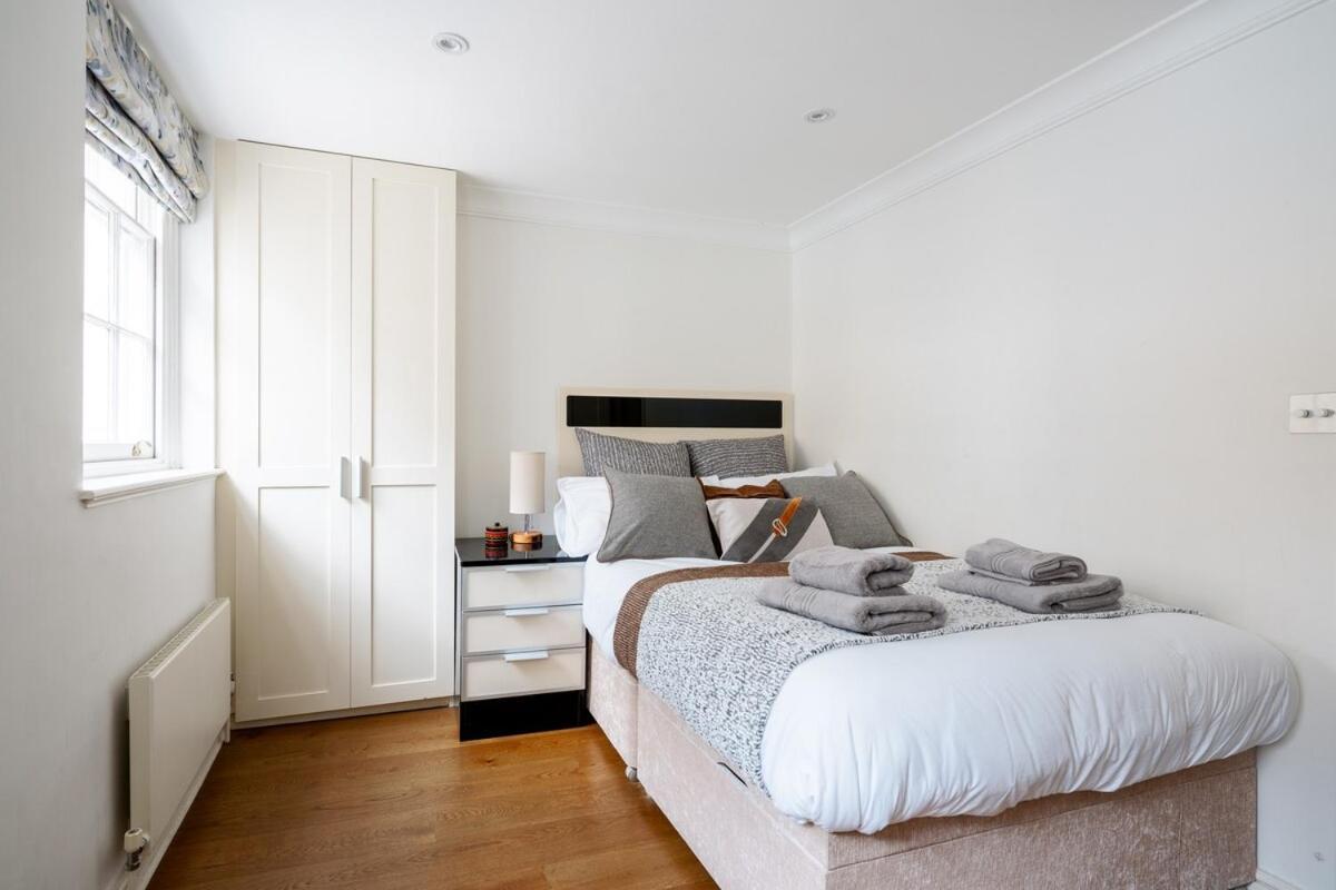 Villa Elegant 4-story Townhouse Near Victoria Station