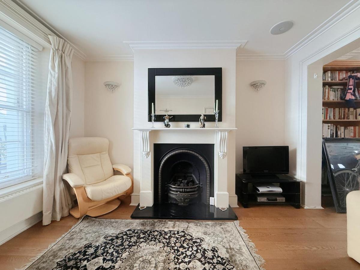 Elegant 4-story Townhouse Near Victoria Station * London